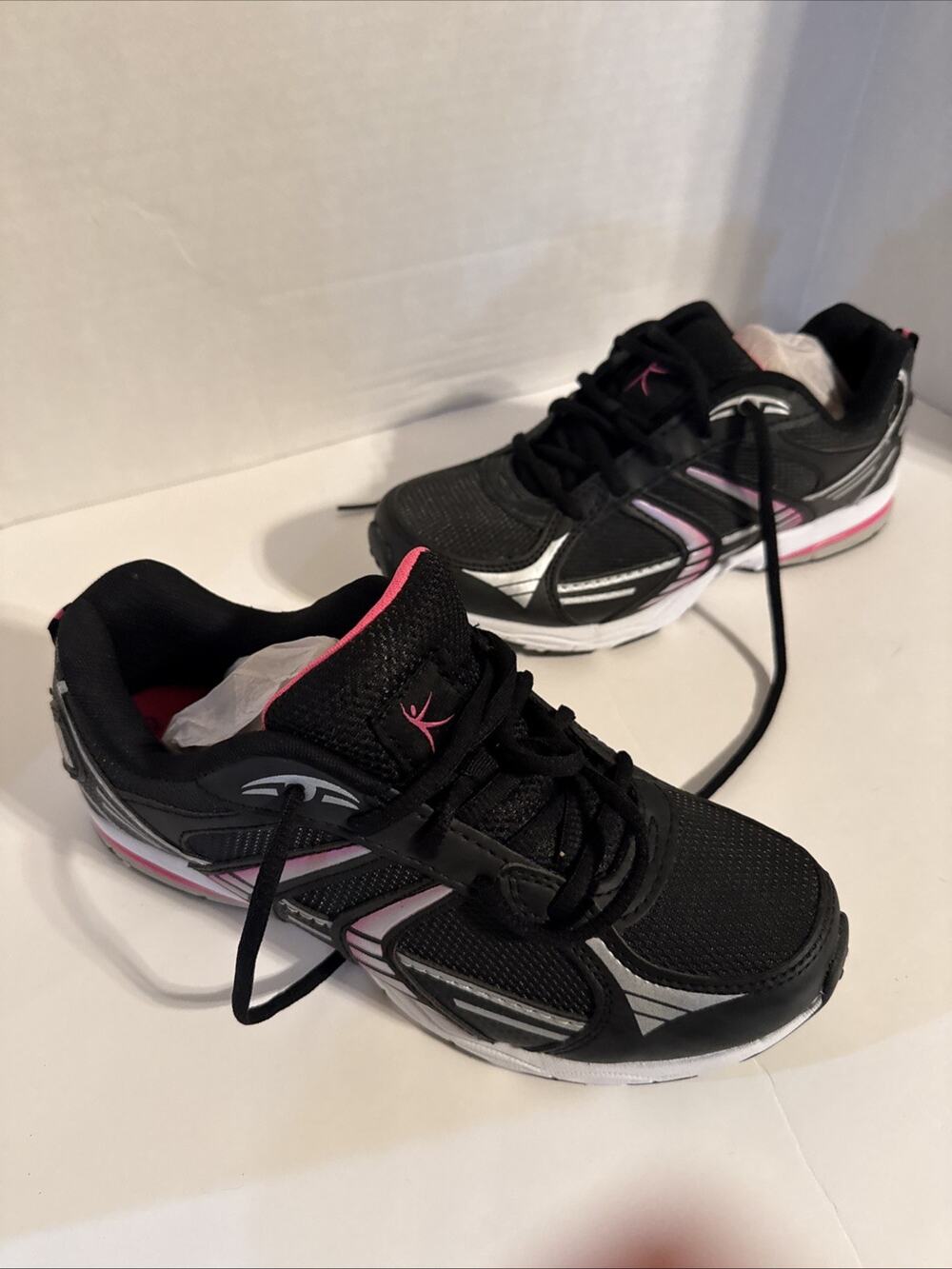 New Danskin Now Womens Athletic Shoes Black Pink Lace Up Low Top Mesh Size 9